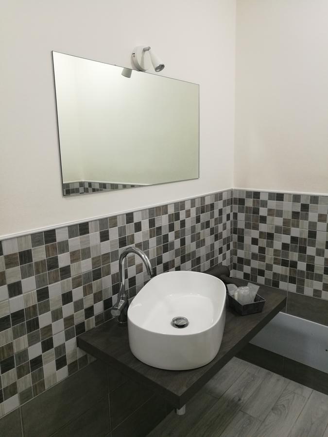 Volturno 106 Bed & Breakfast Palermo Bagian luar foto