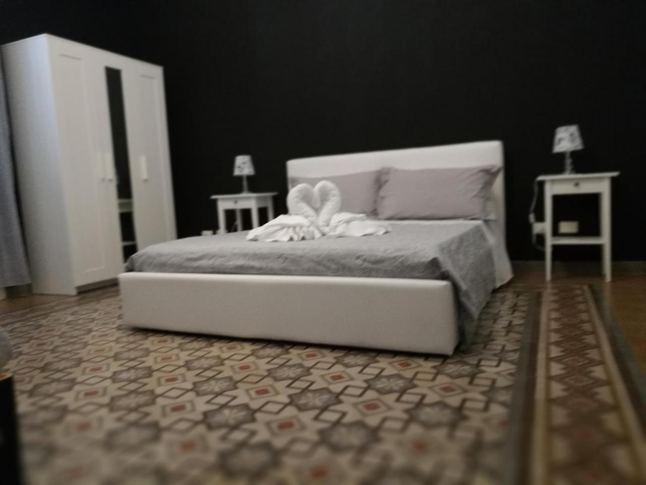 Volturno 106 Bed & Breakfast Palermo Bagian luar foto