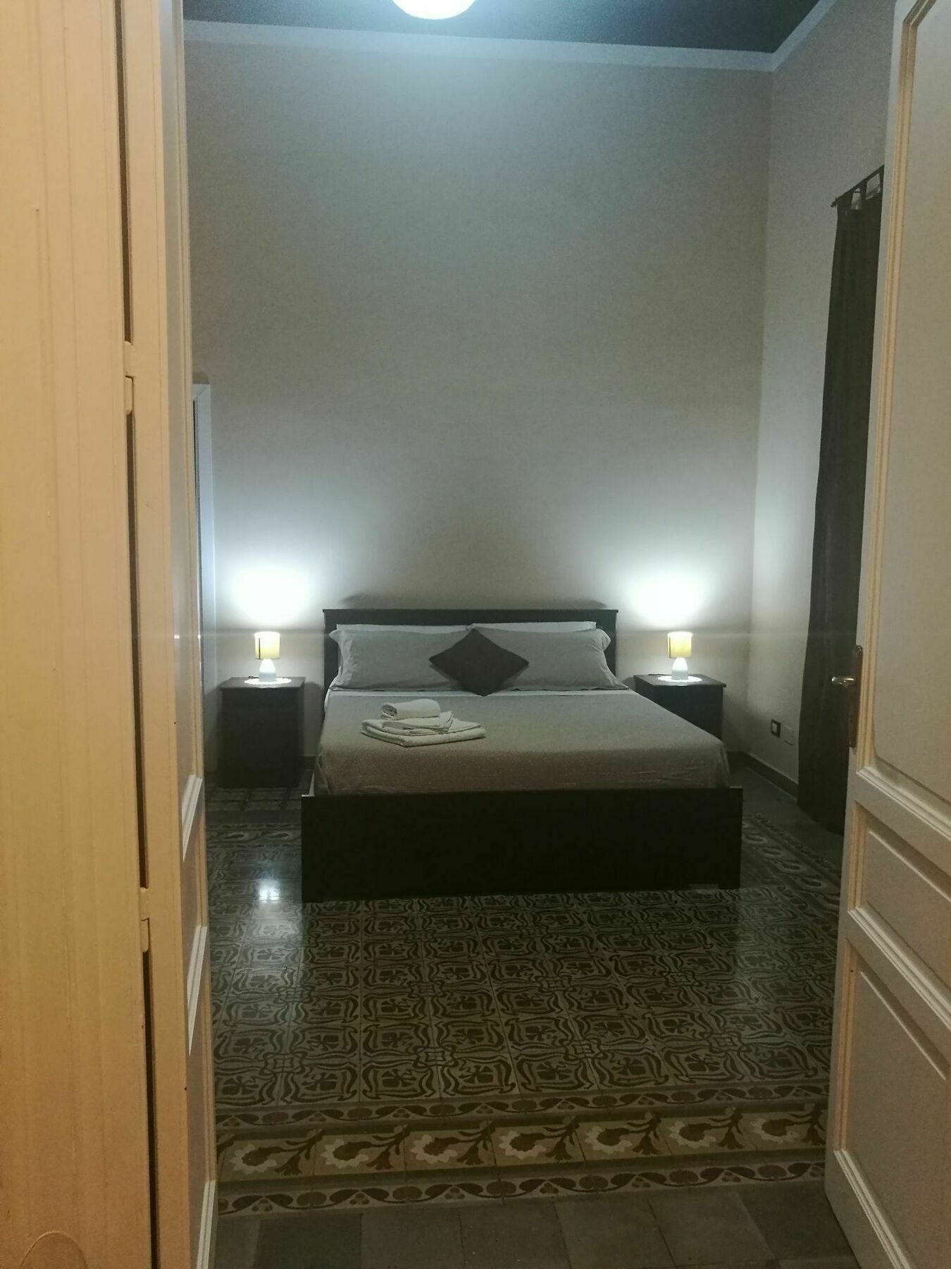 Volturno 106 Bed & Breakfast Palermo Bagian luar foto